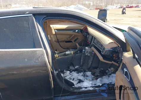 2010 Porsche Panamera 4S z USA, uszkodzony, nr VIN WP0AB2A72AL061758